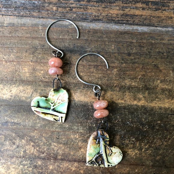 Ceramic Heart Gemstone Earrings - Picture 6 of 8